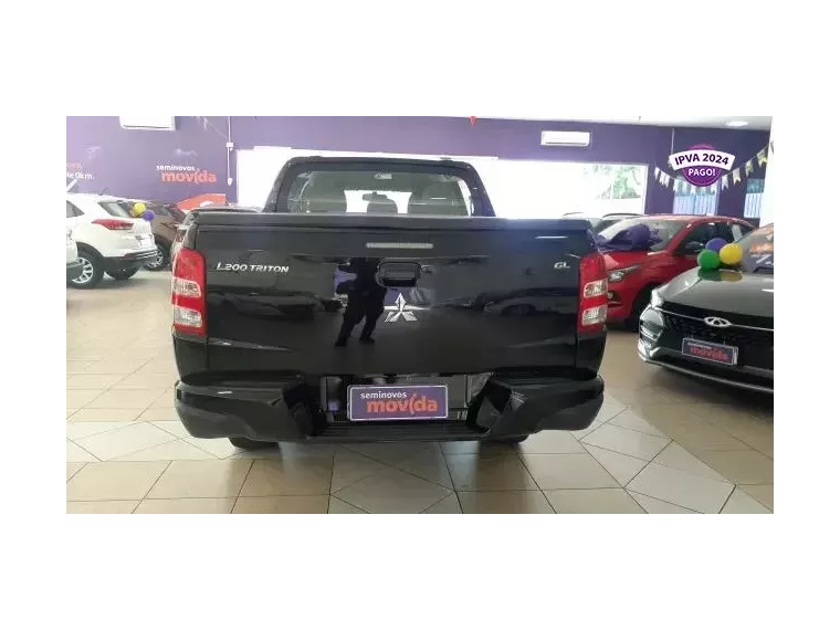 Mitsubishi L200 Preto 4