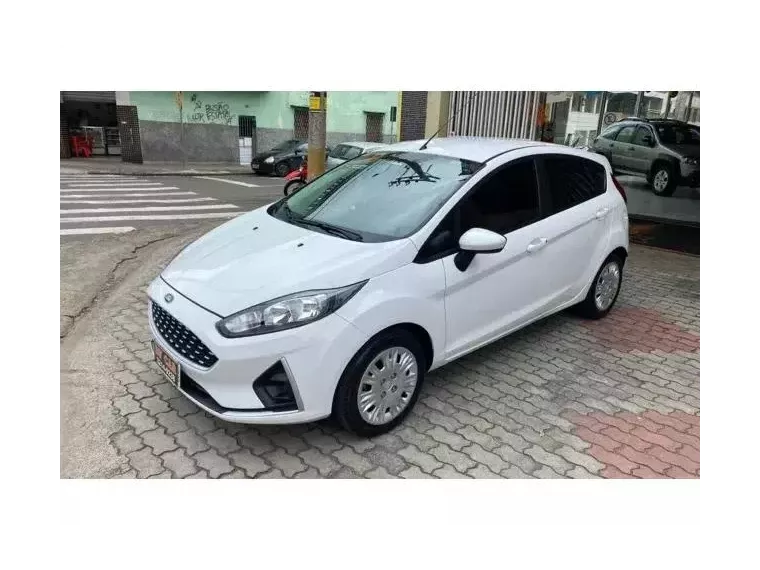 Ford Fiesta Branco 4