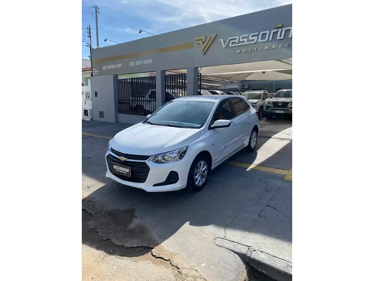 Chevrolet Onix Branco 3