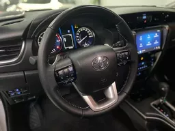 Toyota Hilux SW4