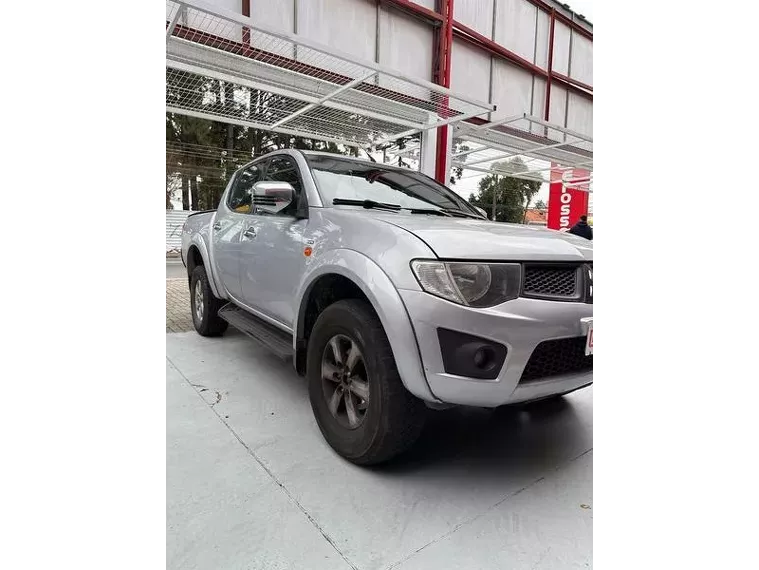 Mitsubishi L200 Triton Prata 5