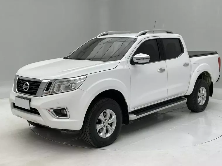 Nissan Frontier Branco 2