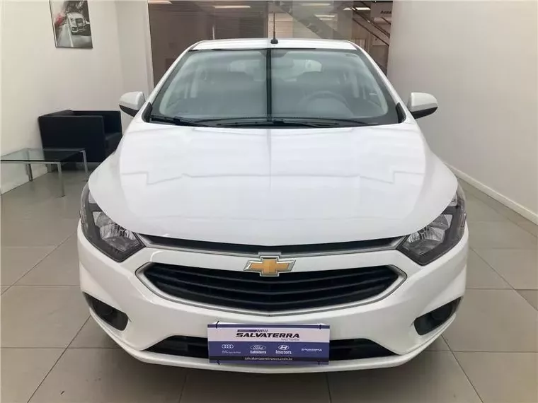 Chevrolet Onix Branco 4