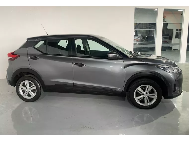 Nissan Kicks Cinza 9