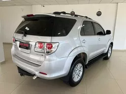 Toyota Hilux SW4