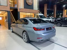 BMW 320i