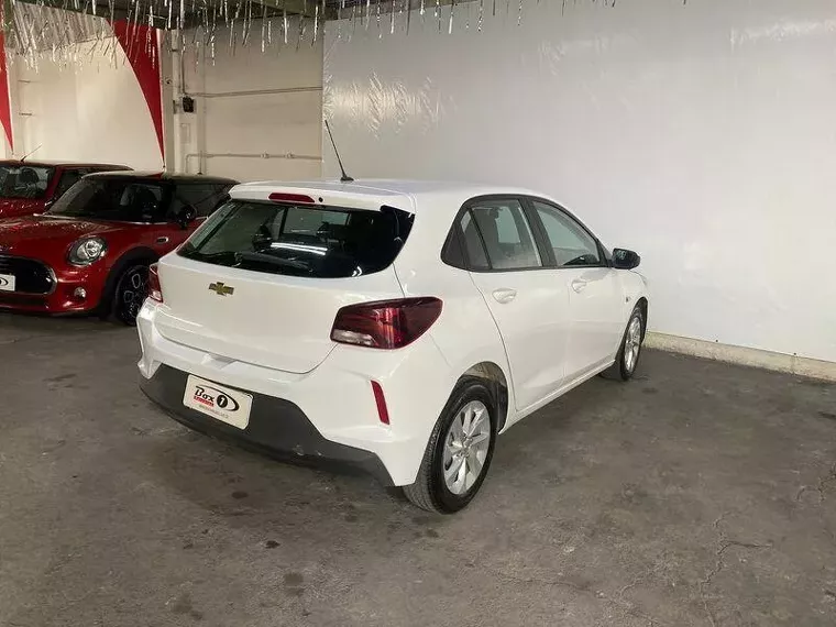 Chevrolet Onix Branco 3