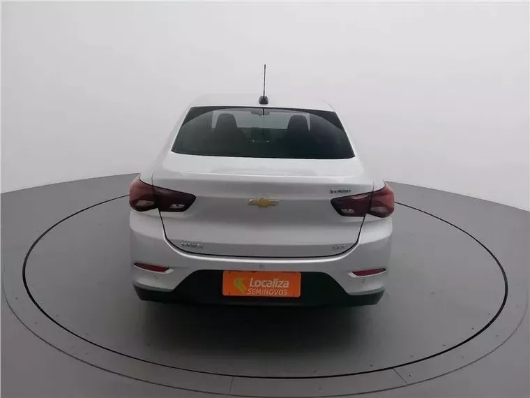 Chevrolet Onix Prata 2