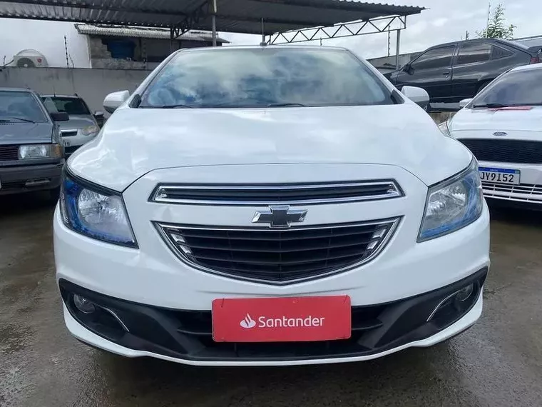 Chevrolet Onix Branco 2