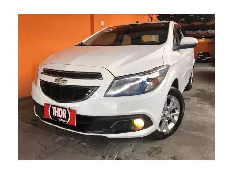 Chevrolet Prisma Branco 7