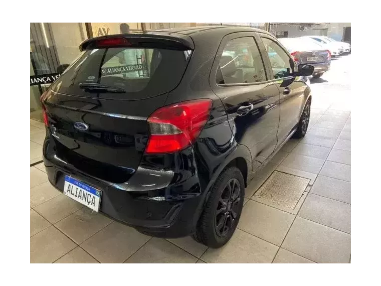 Ford KA Preto 4