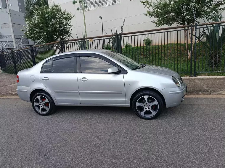 Volkswagen Polo Sedan Prata 15