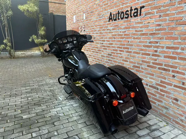 Harley-Davidson Street Glide Preto 14