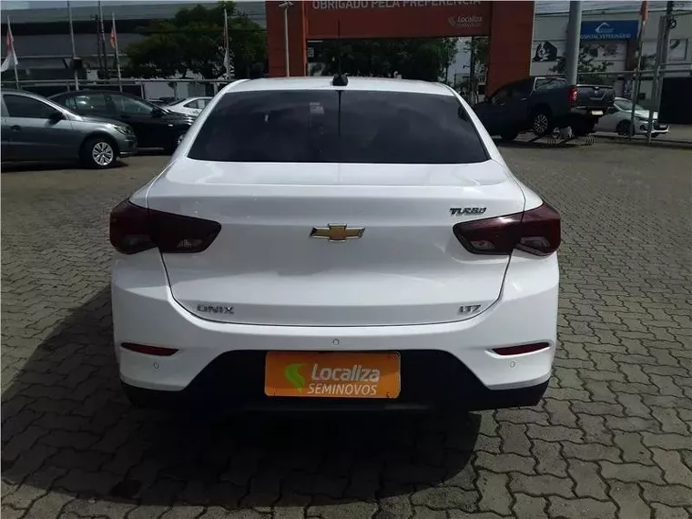 Chevrolet Onix Branco 5