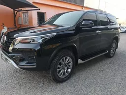 Toyota Hilux SW4