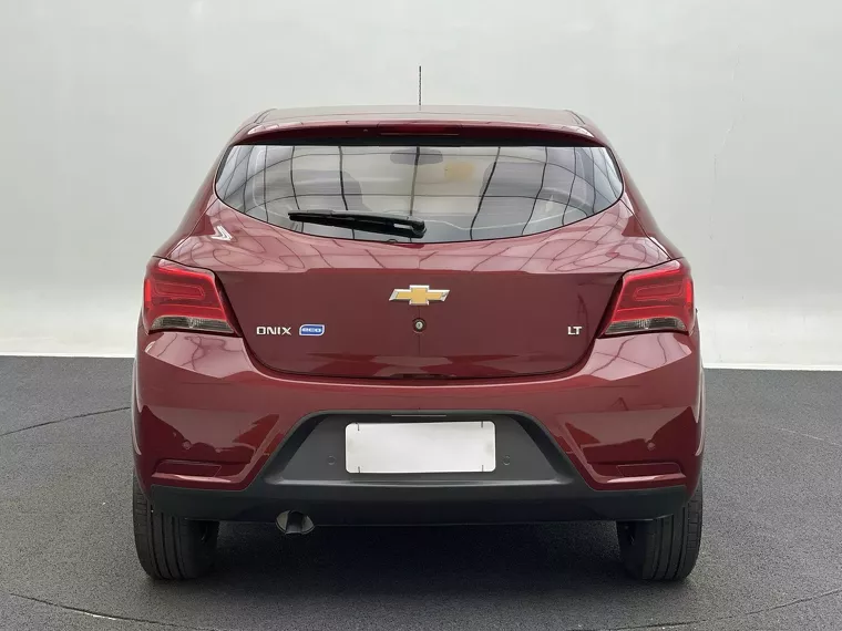 Chevrolet Onix Vermelho 2