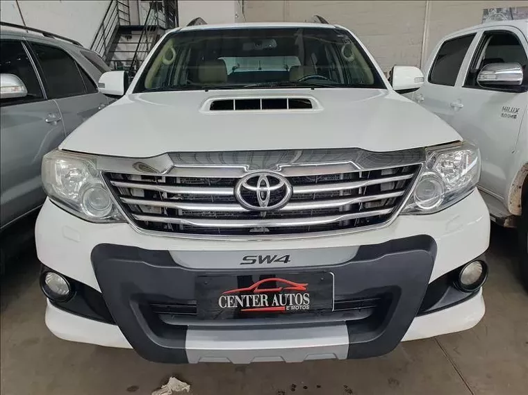 Toyota Hilux SW4 Branco 6