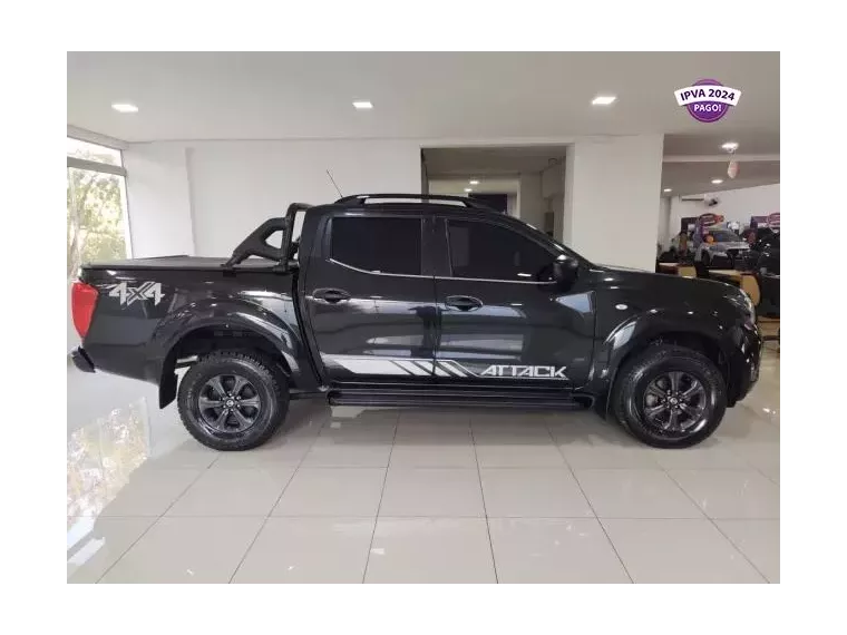 Nissan Frontier Preto 1