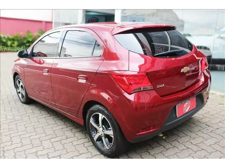 Chevrolet Onix Vermelho 2