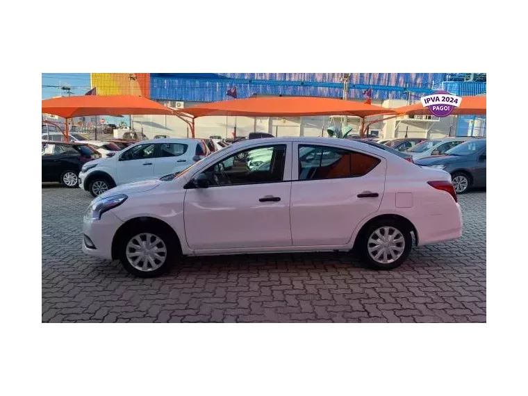 Nissan Versa Branco 7