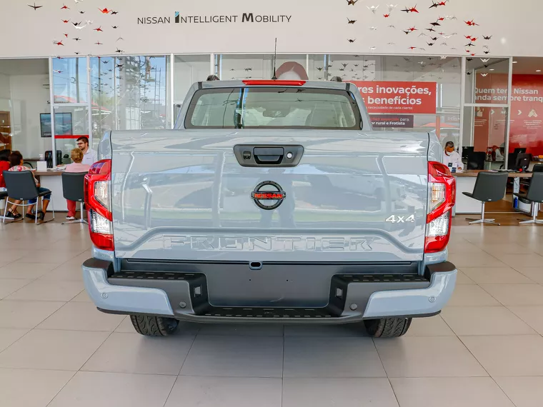 Nissan Frontier Cinza 16