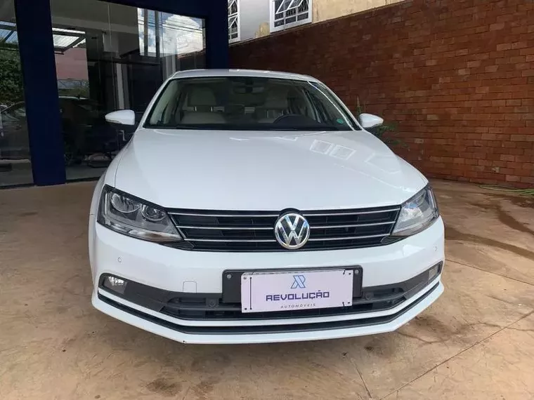 Volkswagen Jetta Branco 5