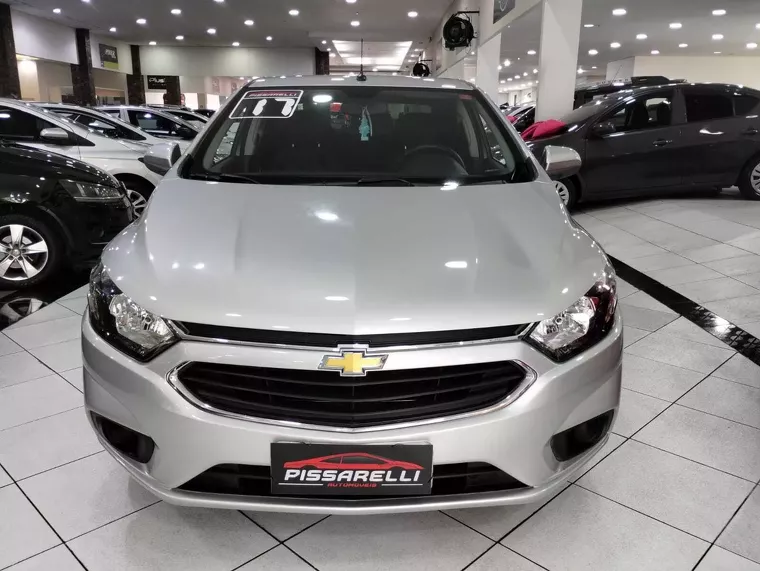 Chevrolet Prisma Prata 5