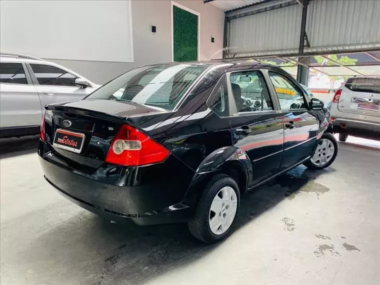 Ford Fiesta Preto 13