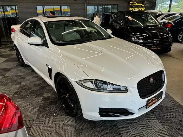 Jaguar XF Branco 3