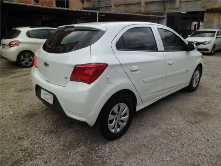 Chevrolet Onix Branco 10