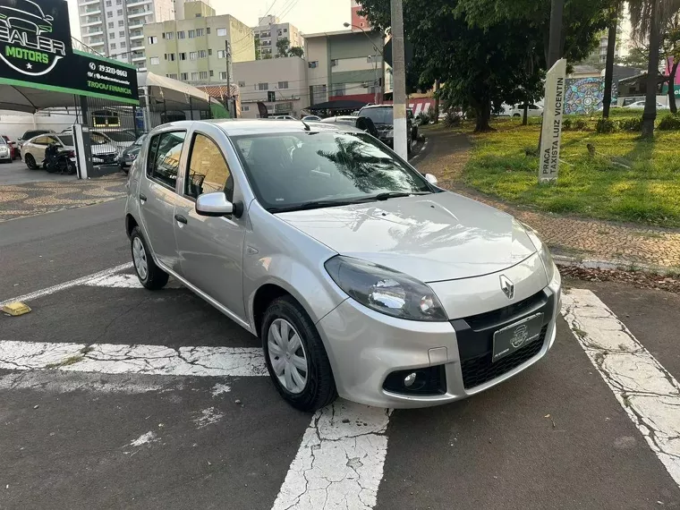 Renault Sandero Prata 1