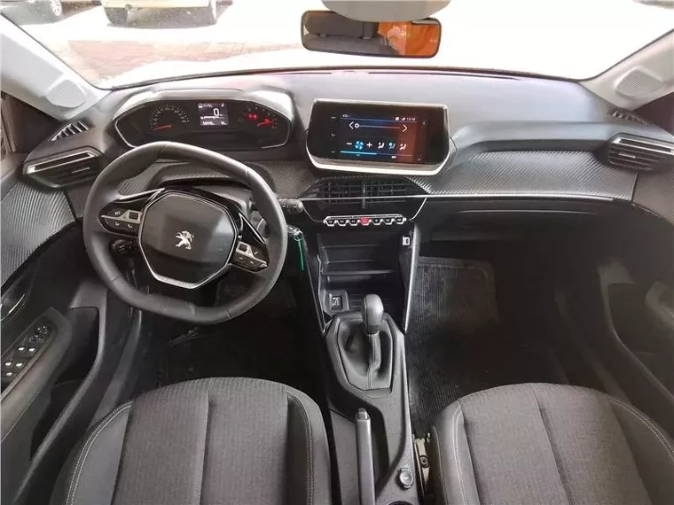 Peugeot 208 Branco 3