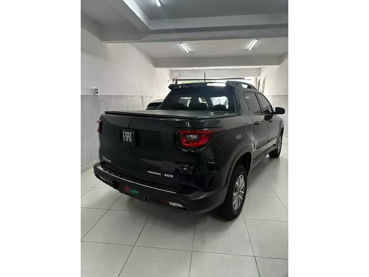 Fiat Toro Preto 5