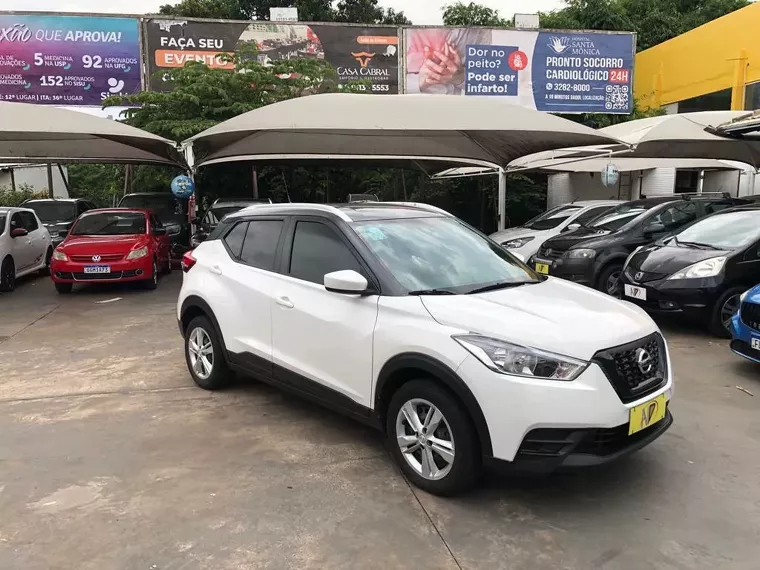 Nissan Kicks Branco 10