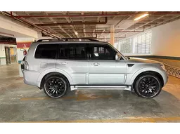 Mitsubishi Pajero Full