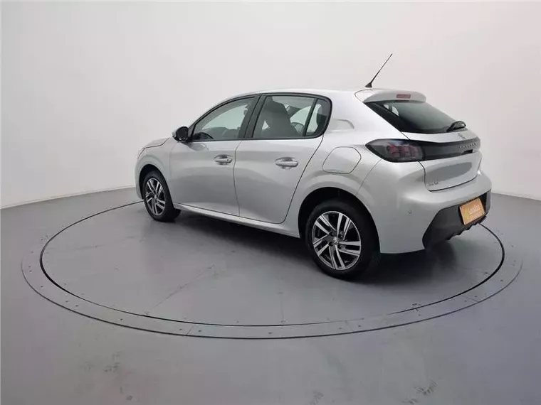 Peugeot 208 Prata 10