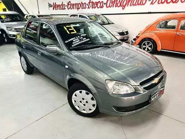 Chevrolet Classic Cinza 10