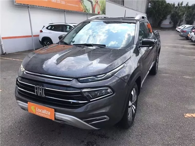 Fiat Toro Cinza 1