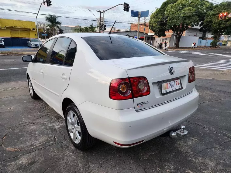 Volkswagen Polo Sedan Branco 17