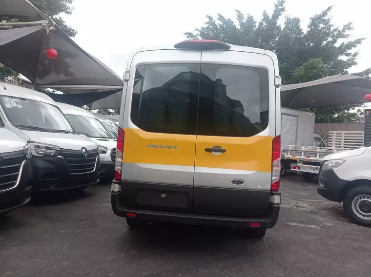 Ford Transit Cinza 1