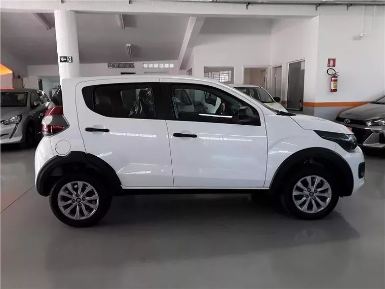 Fiat Mobi Branco 14