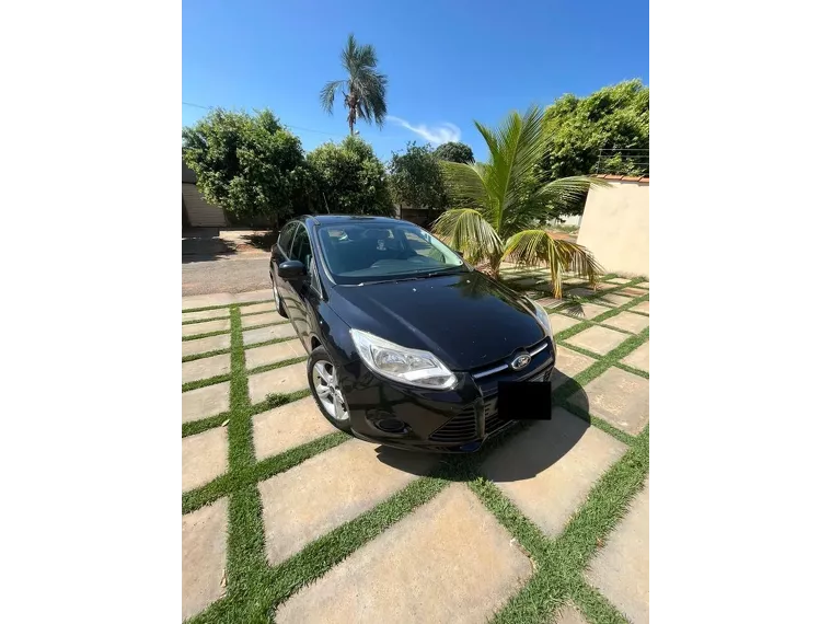 Ford Focus Preto 9