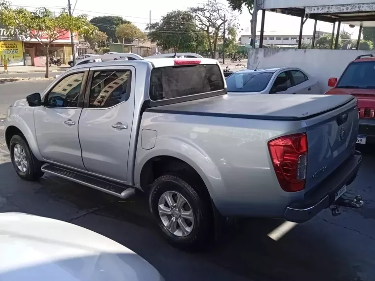 Nissan Frontier Prata 5