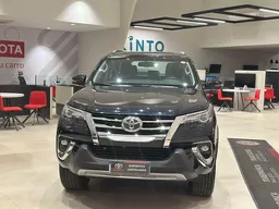 Toyota Hilux SW4