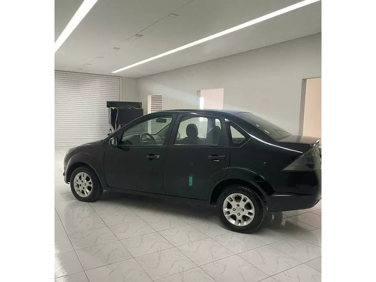 Ford Fiesta Preto 1