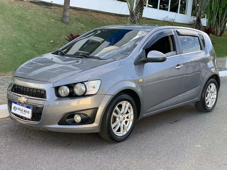 Chevrolet Sonic Cinza 1