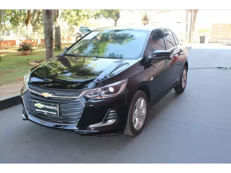 Chevrolet Onix Preto 7