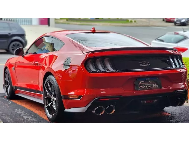 Ford Mustang Vermelho 10