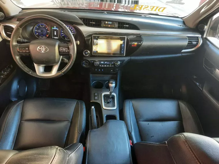 Toyota Hilux Vinho 6