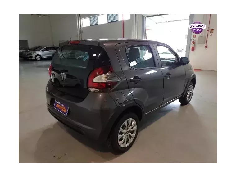 Fiat Mobi Cinza 2